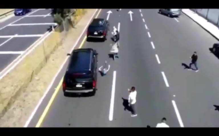 Video Convoy de L pez Obrador atropella a un joven en Tlaxcala